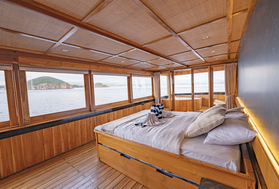 Royal Master Cabin 2
