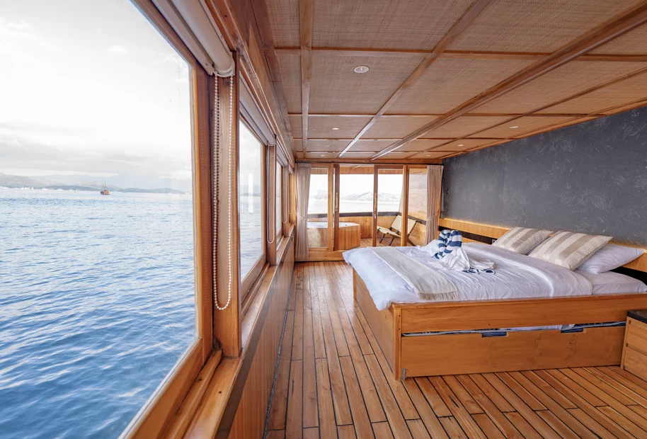 Royal Master Cabin 2