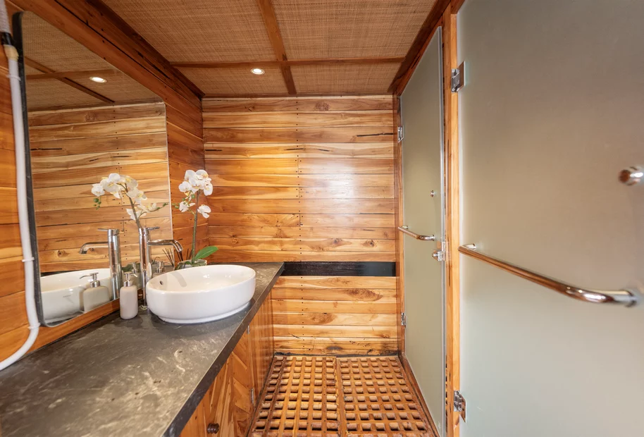 Royal Master Cabin 2