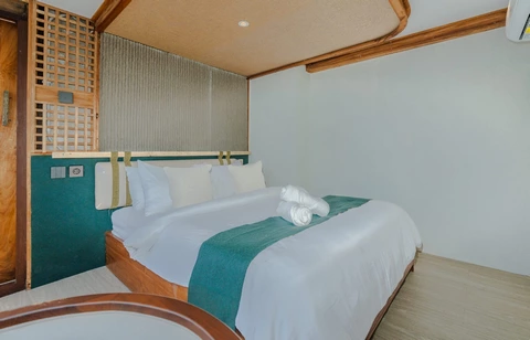 Deluxe Cabin 1