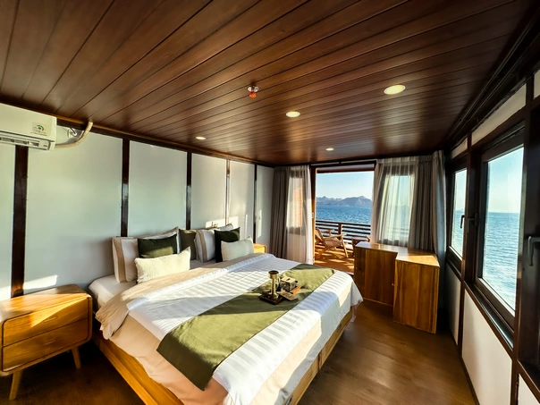 Mansard Cabin 2