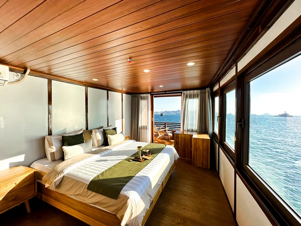 Mansard Cabin 2