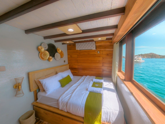 Deluxe Cabin 2