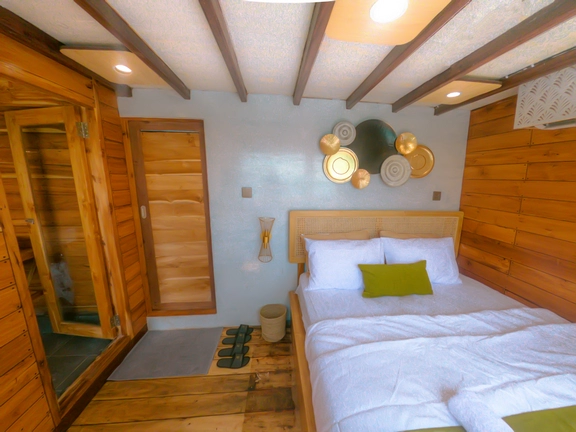 Deluxe Cabin 2