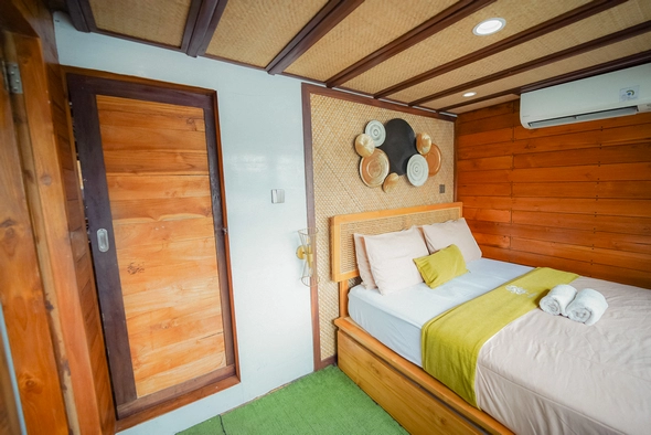 Signature Cabin 2