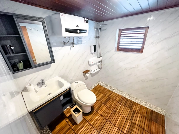 Mansard Cabin 1