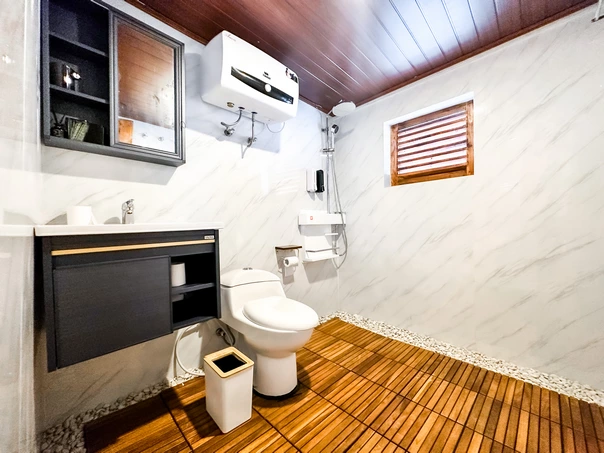Mansard Cabin 2