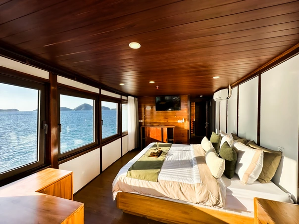 Mansard Cabin 2