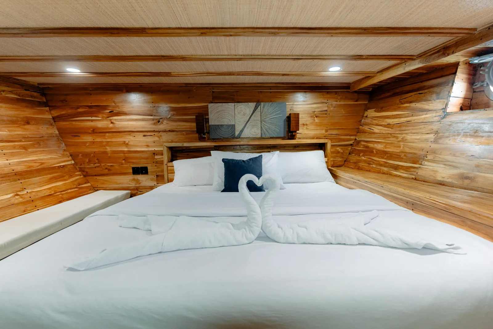 Kadatua Cabin