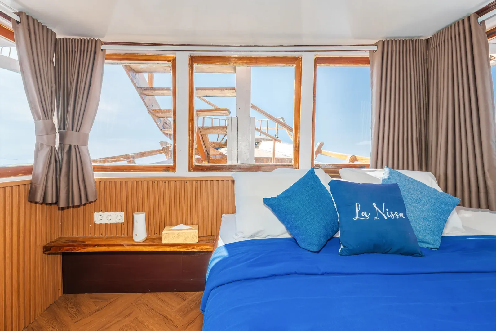 Deluxe Cabin (Deluxe Cabin 1 - Deluxe Cabin 3)