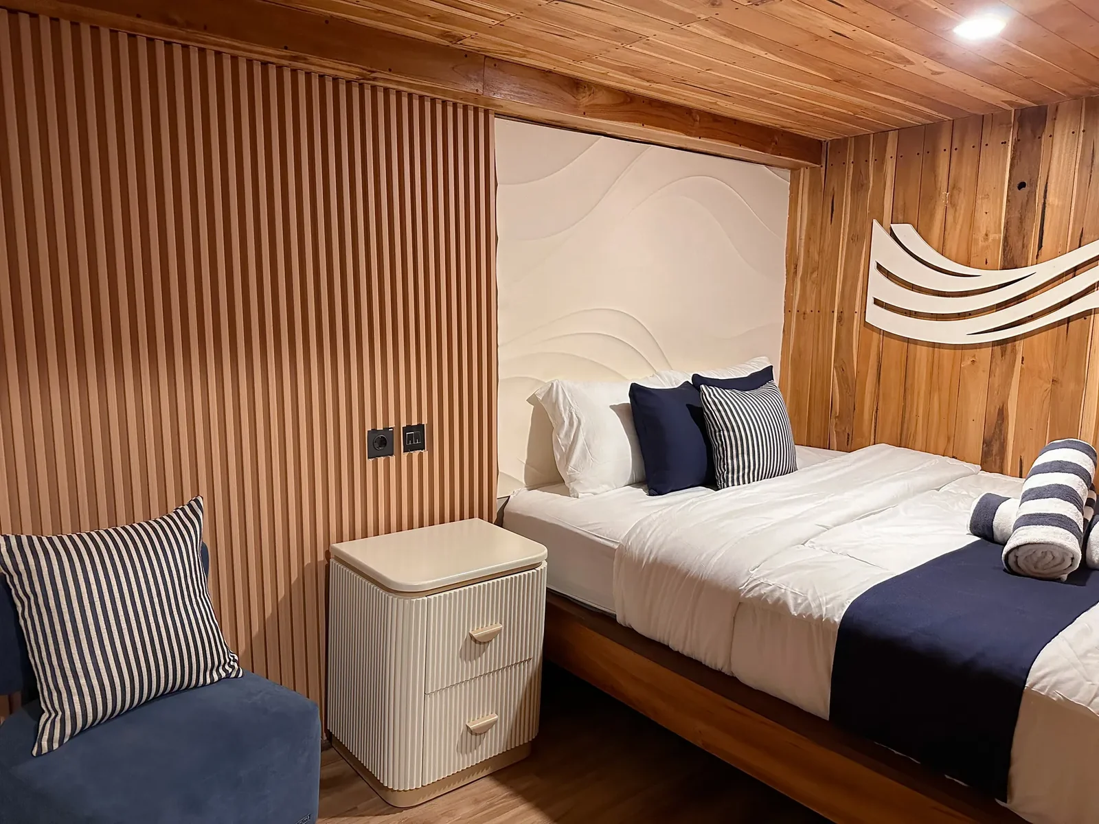 Oceanic Cabin