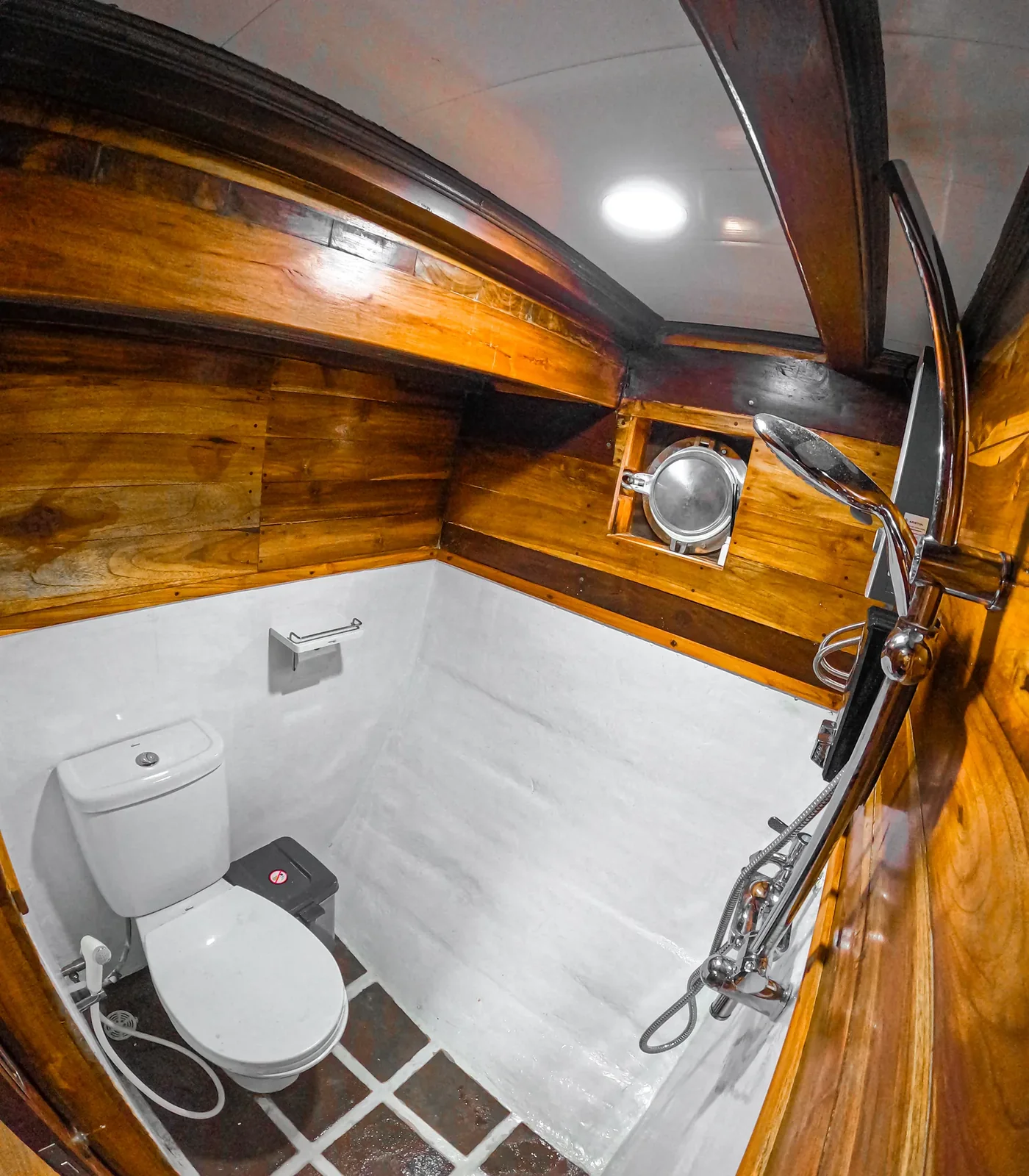 Wave Cabin