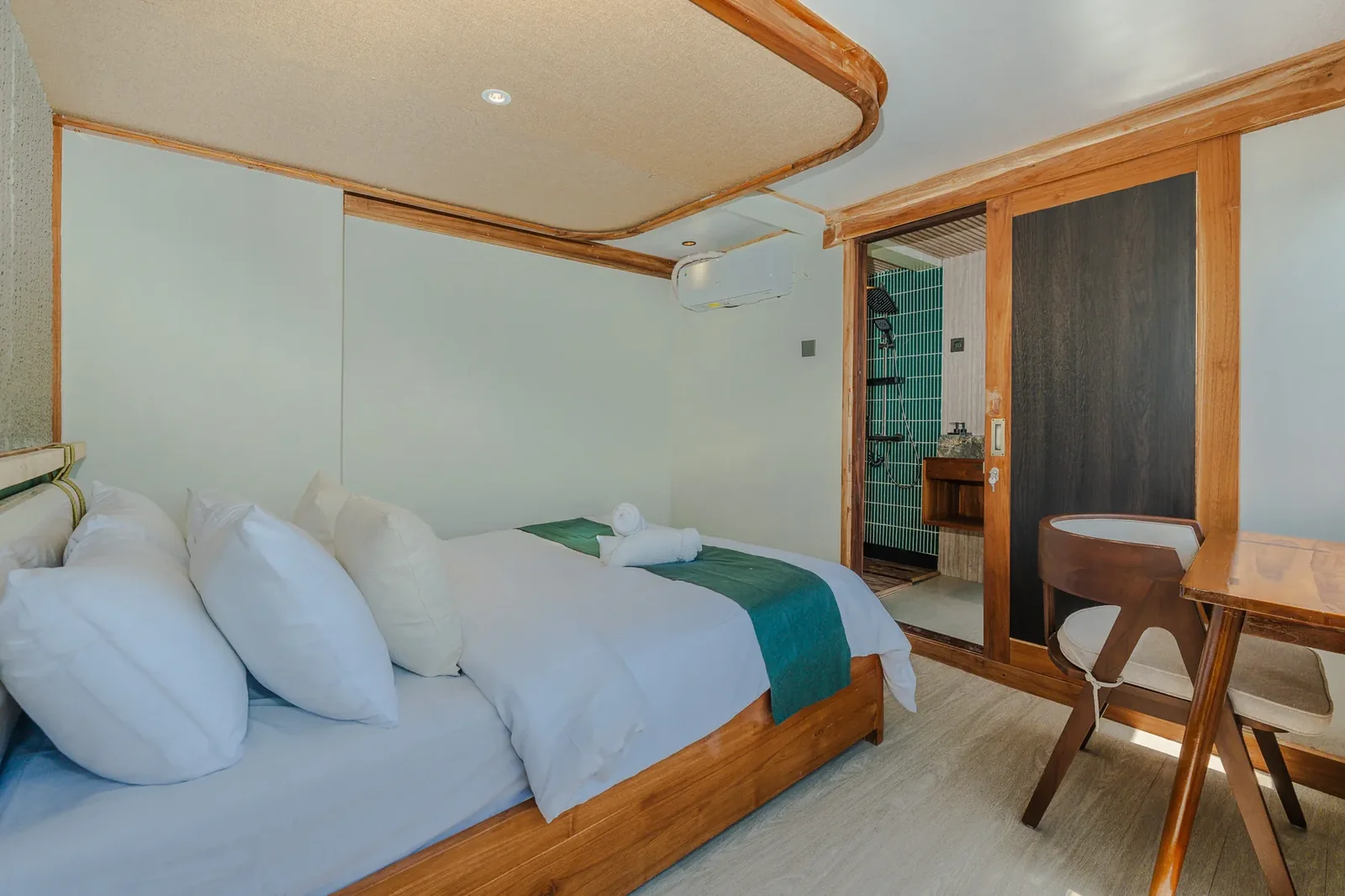 Deluxe Cabin