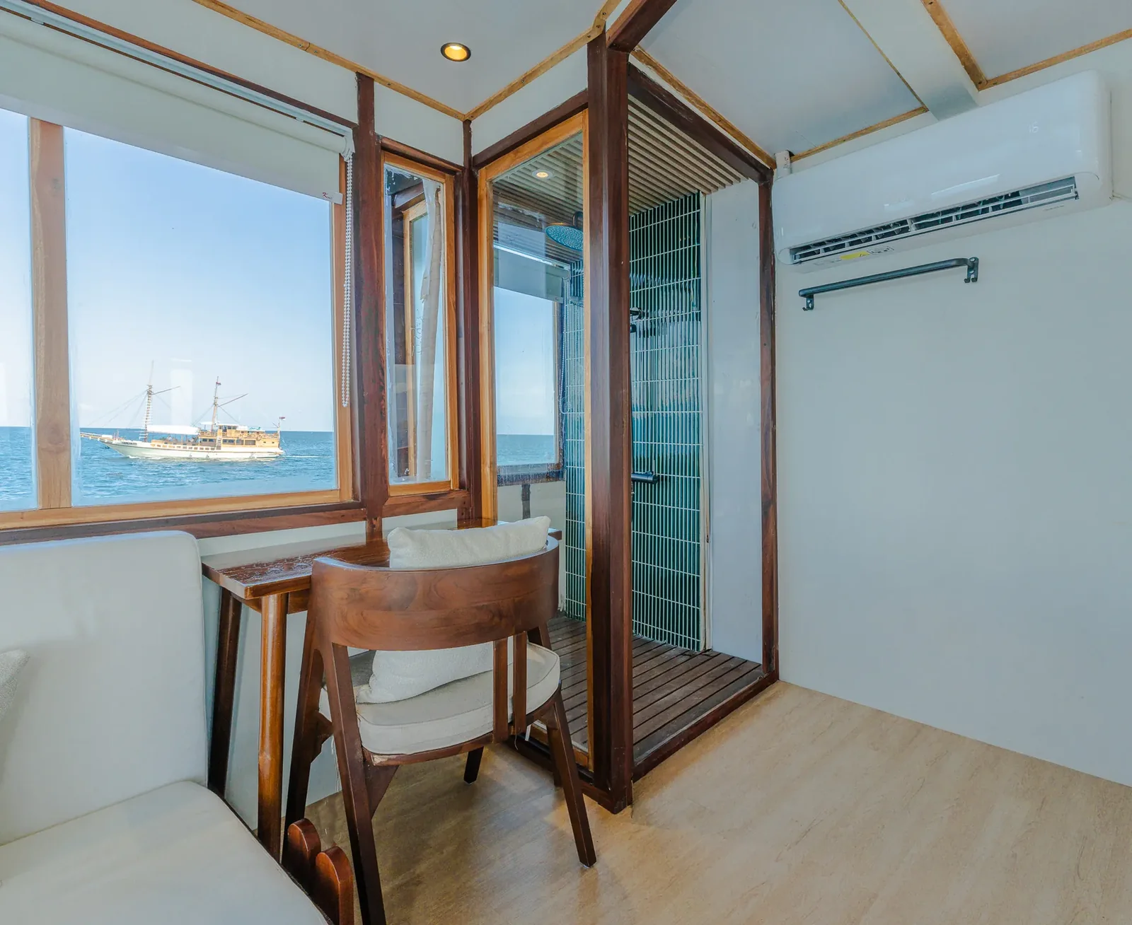 Royal Cabin
