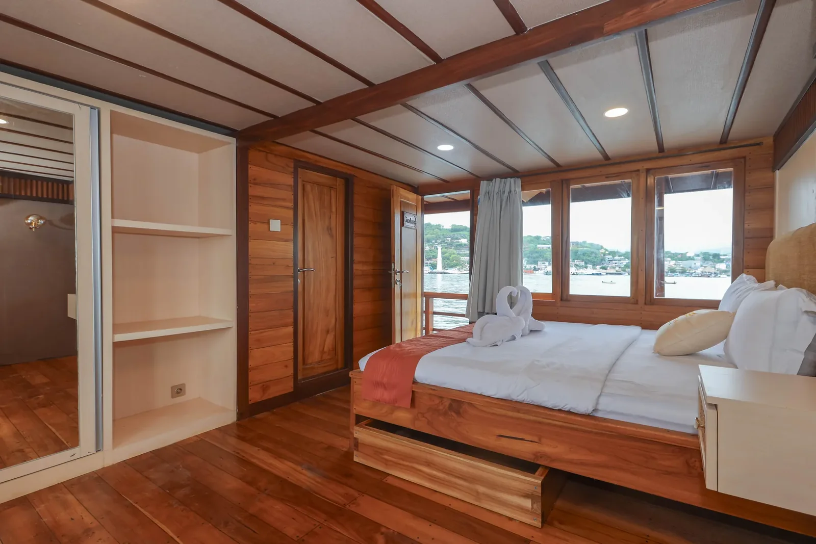 Panoramic Cabin