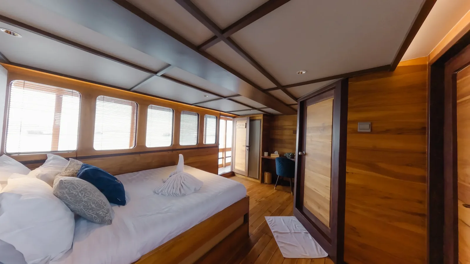 Osaka Cabin