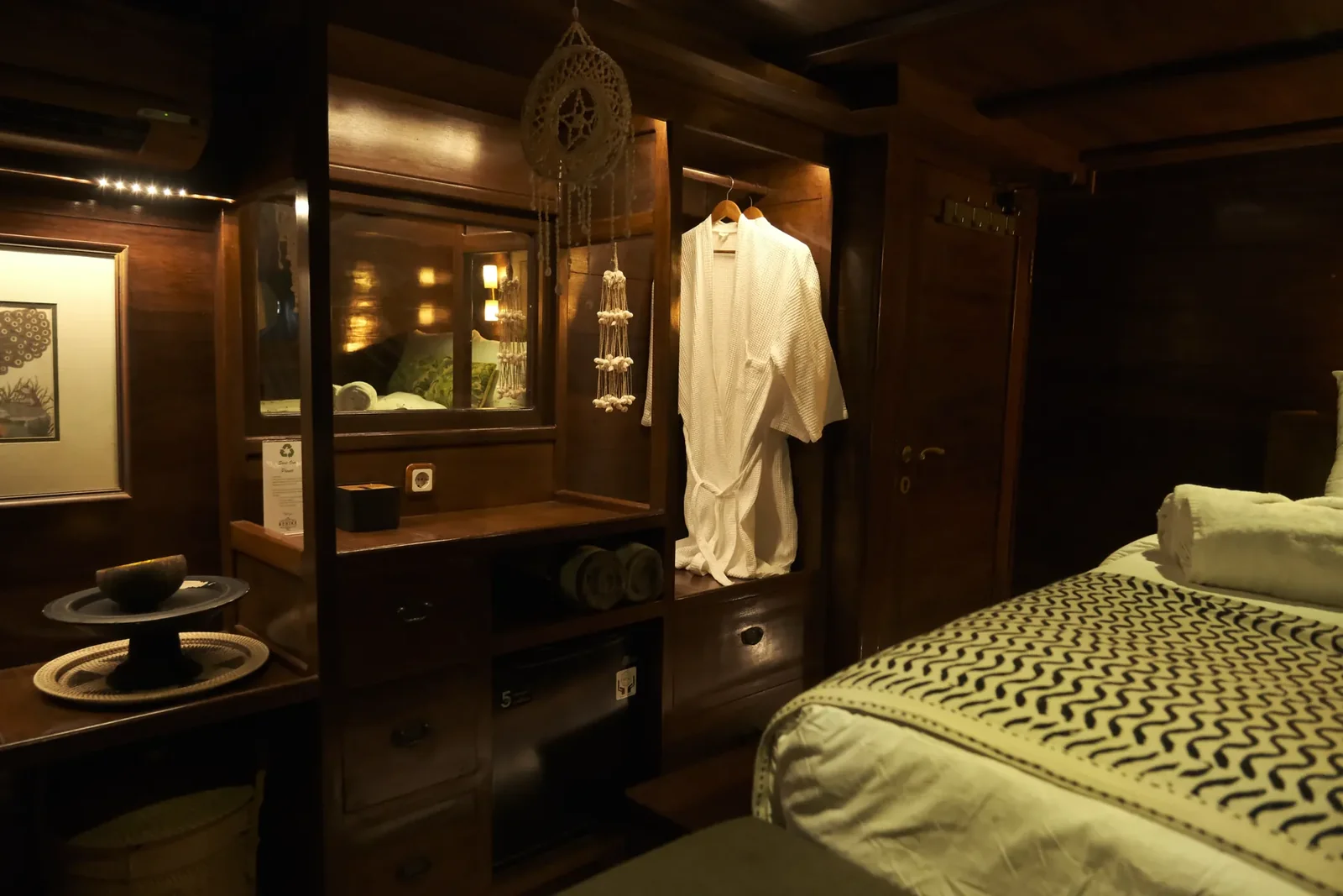 Deluxe Cabin 2