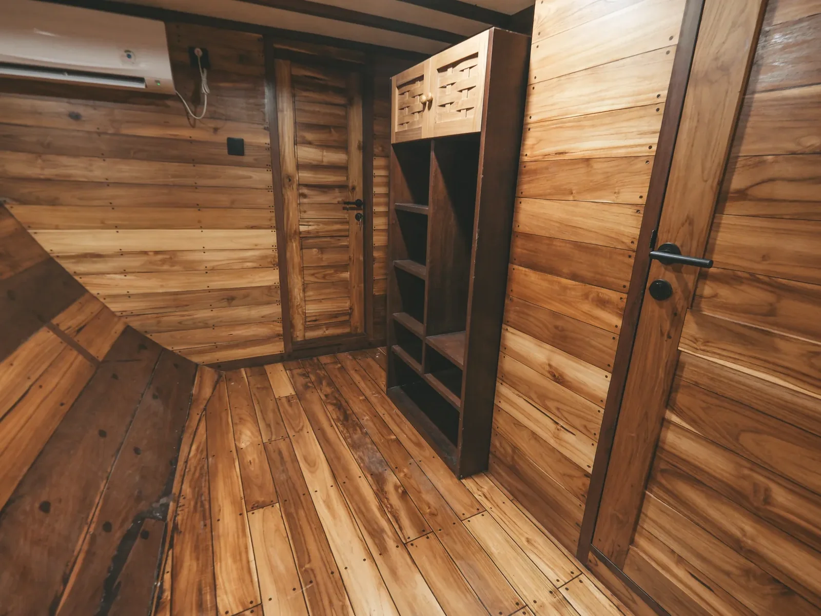 Aruna Cabin