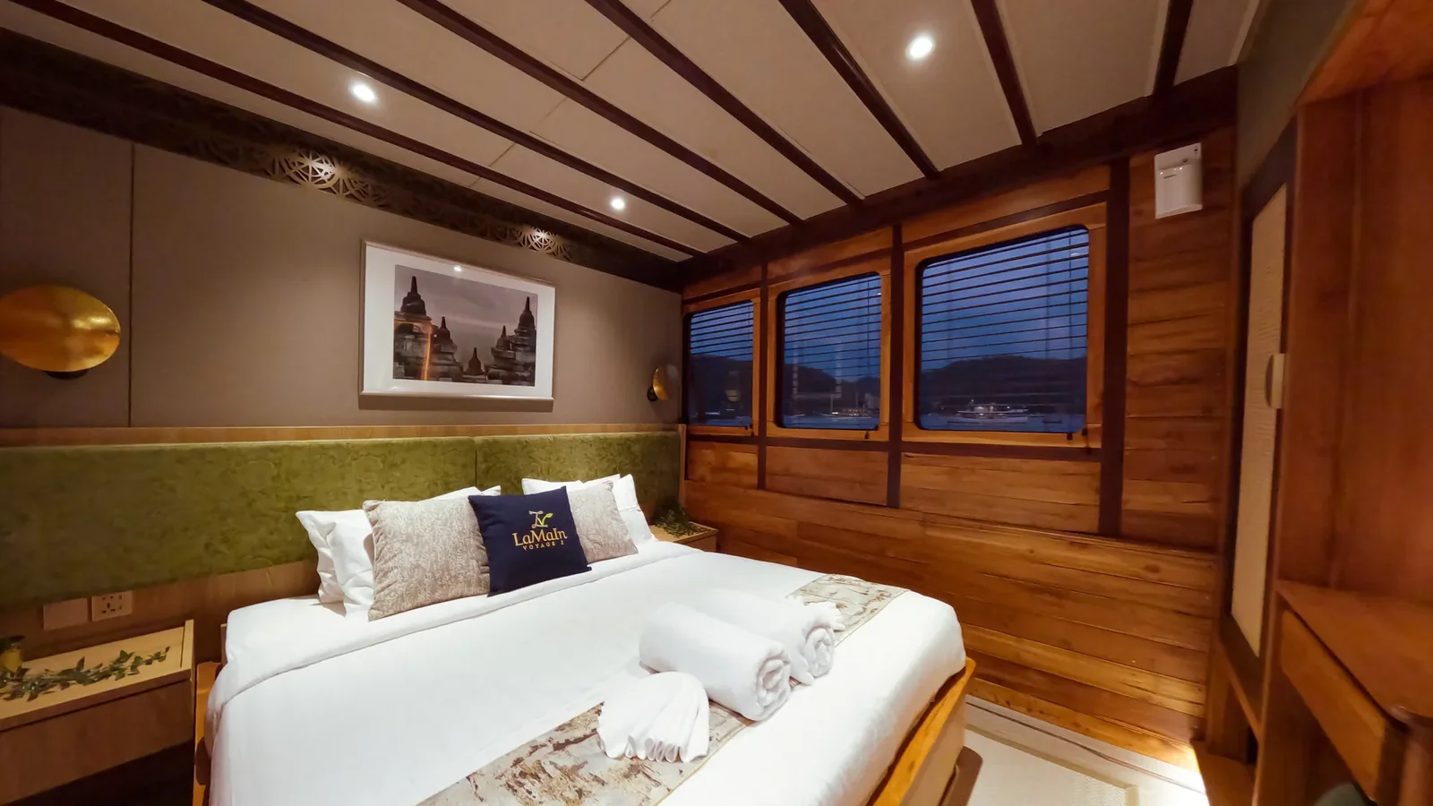 Big Ben Cabin