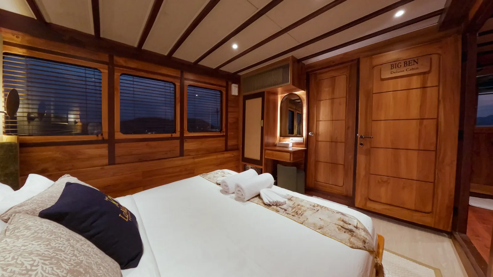 Big Ben Cabin