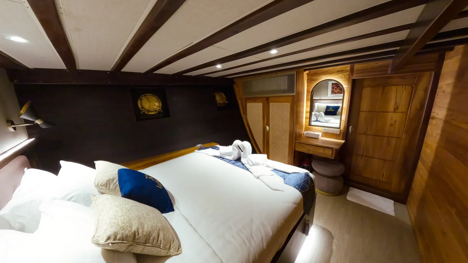 Colloseum Cabin