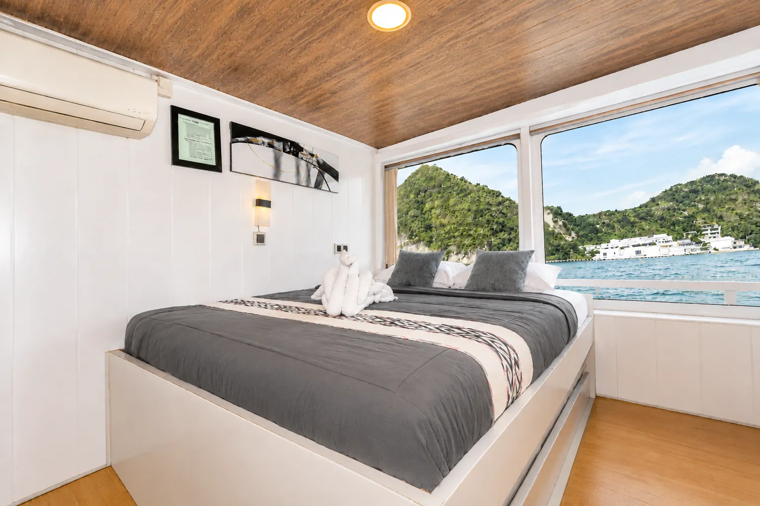 Private Cabin 1