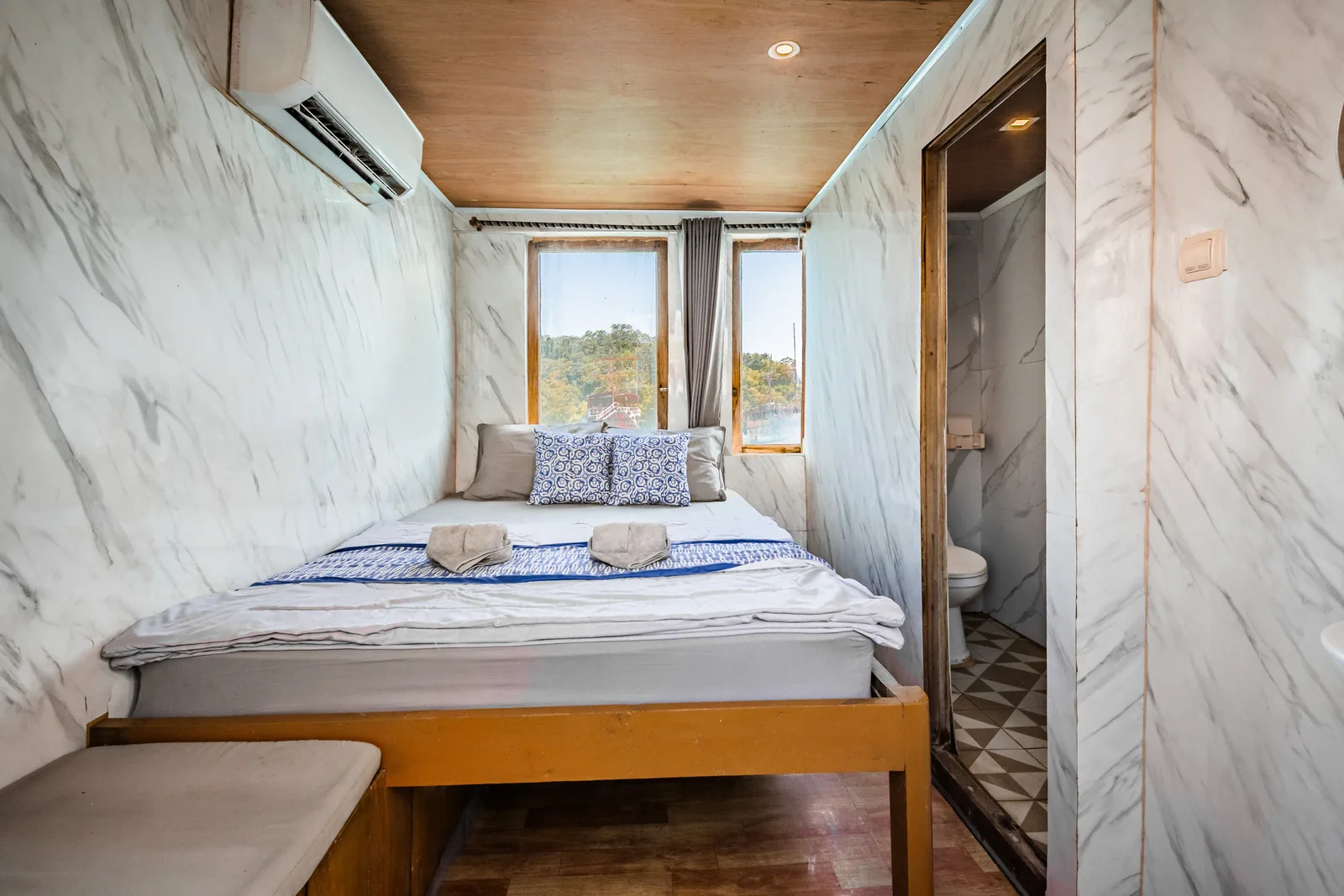 Private Cabin