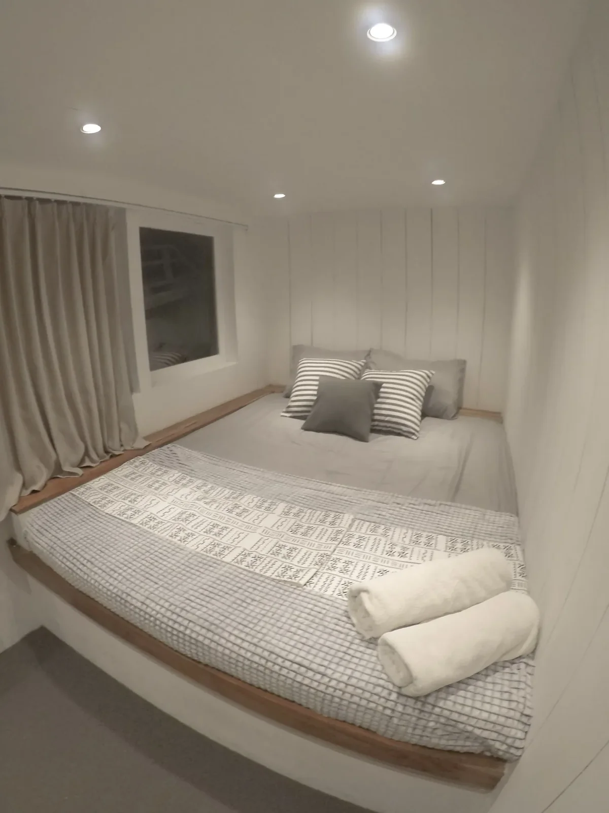 Komodo Cabin