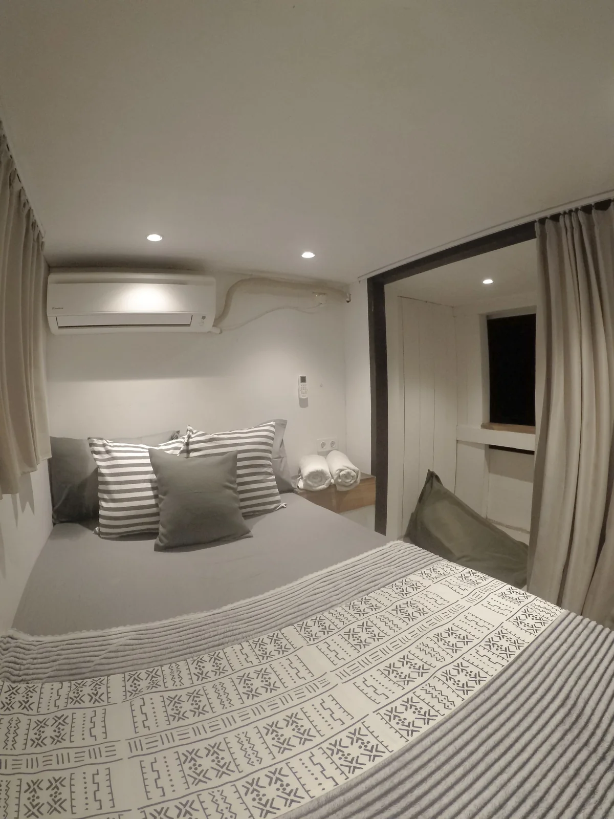 Padar Cabin