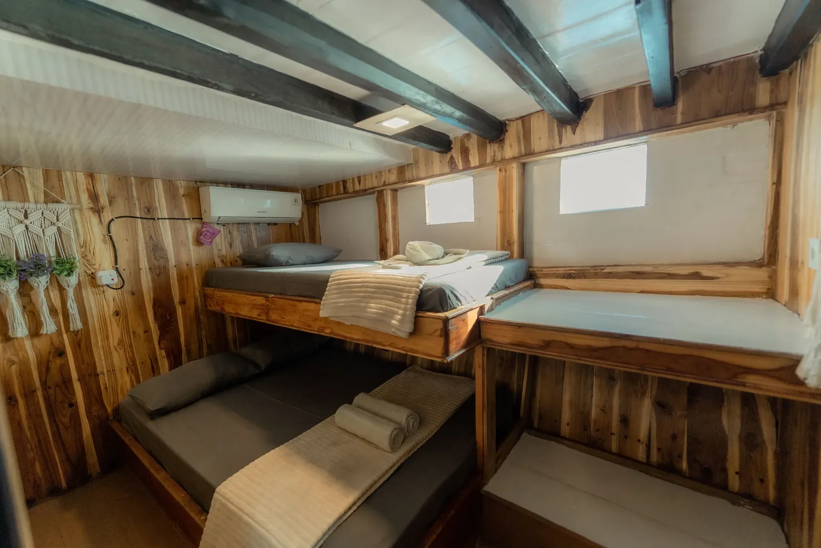 Triple Cabin