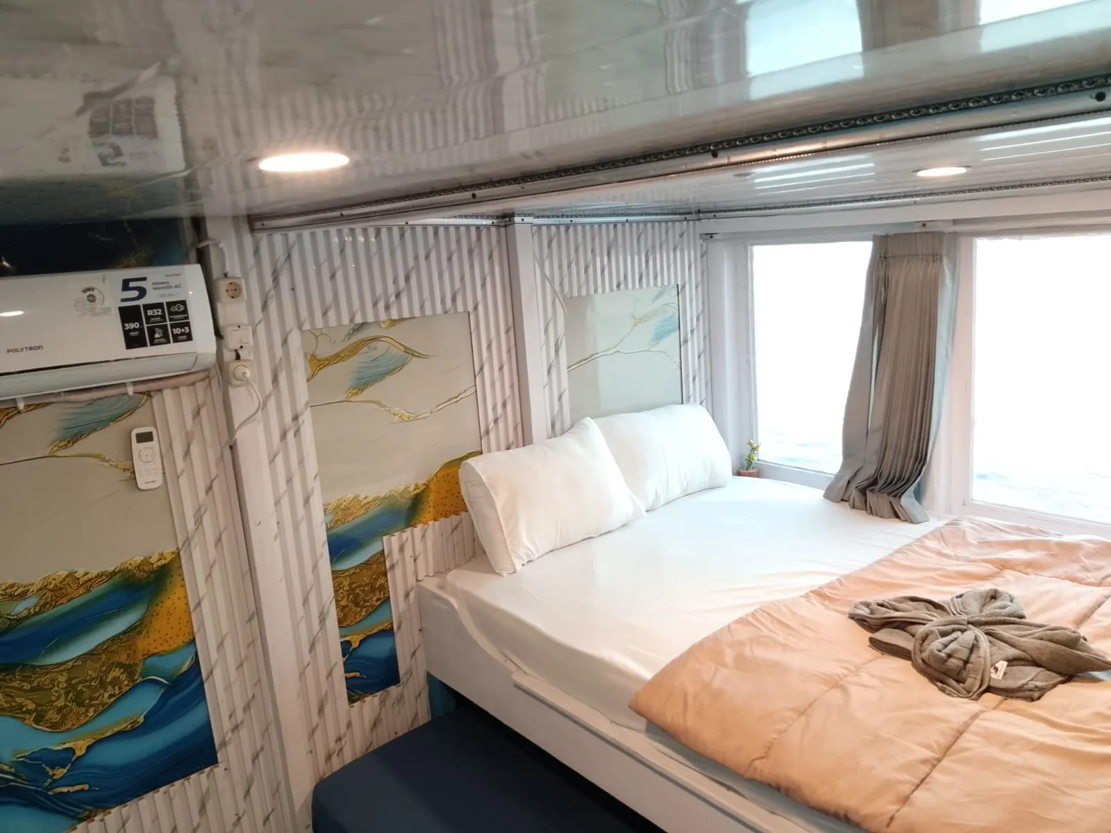Private Cabin