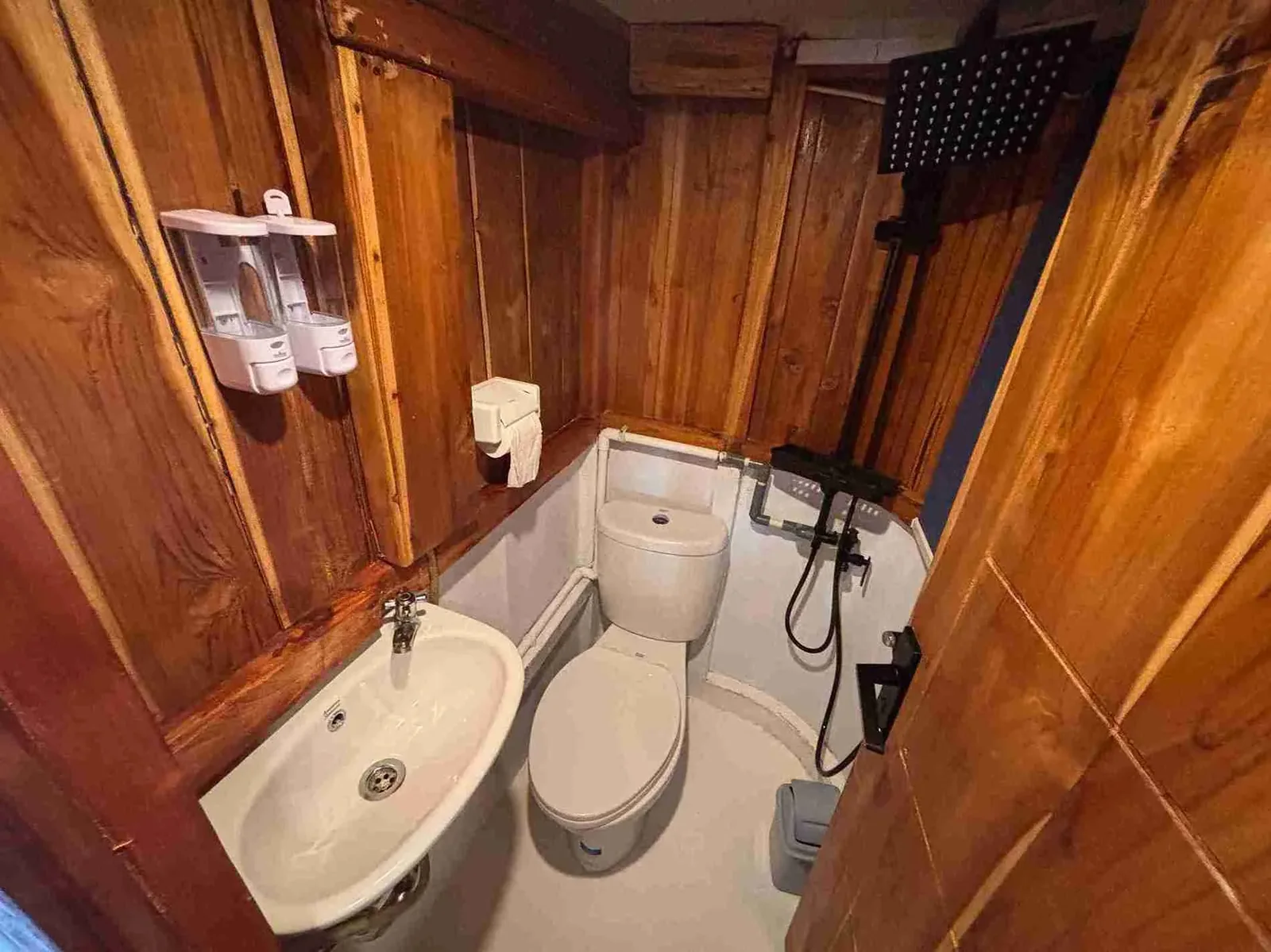 Asia Cabin - 1