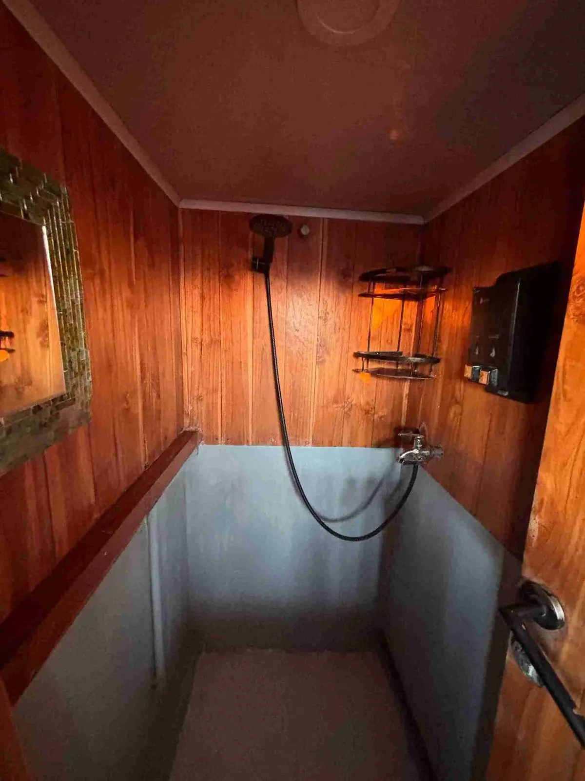 Bajo Cabin
