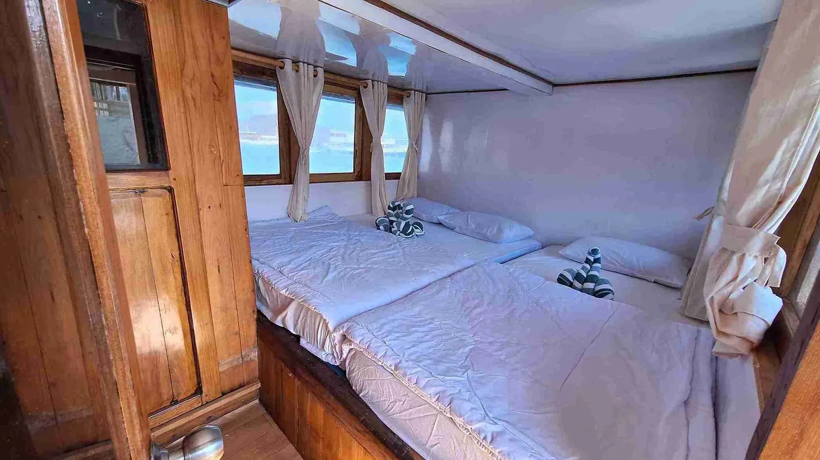 Triple Cabin