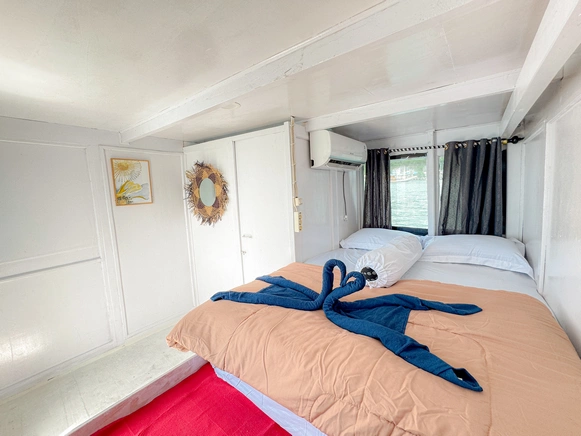 Private Cabin 1