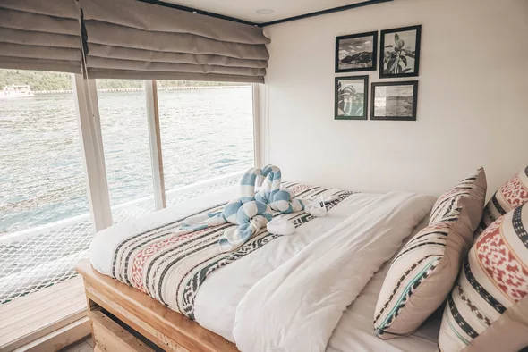 Manta Cabin 1