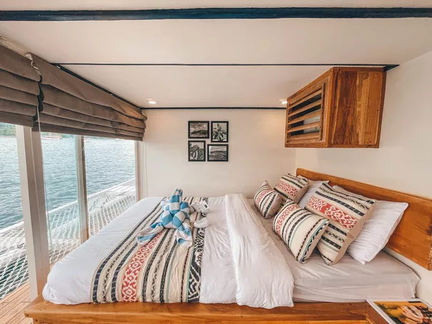 Manta Cabin 2