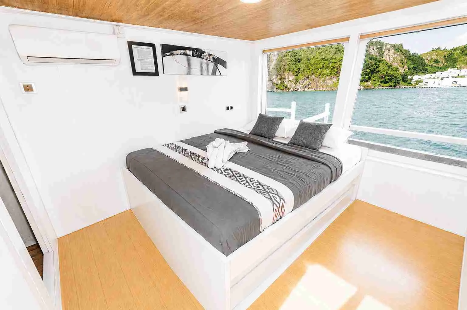 Private Cabin 1