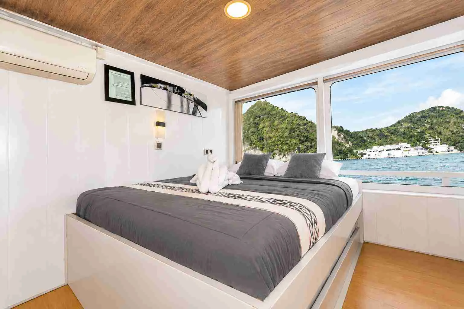 Private Cabin 1