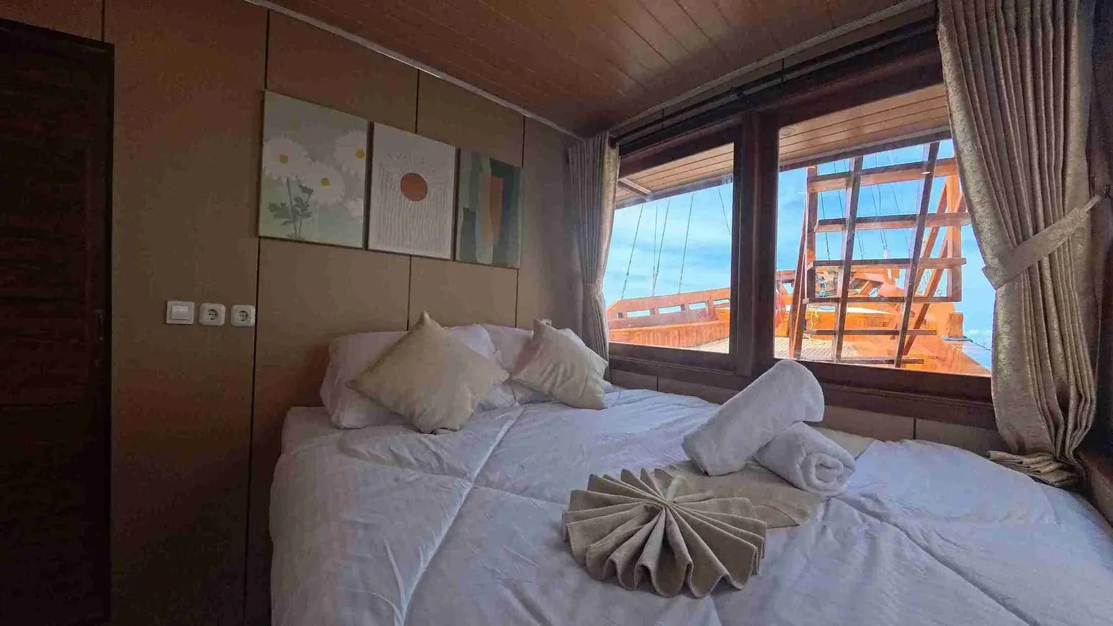 Premier Cabin