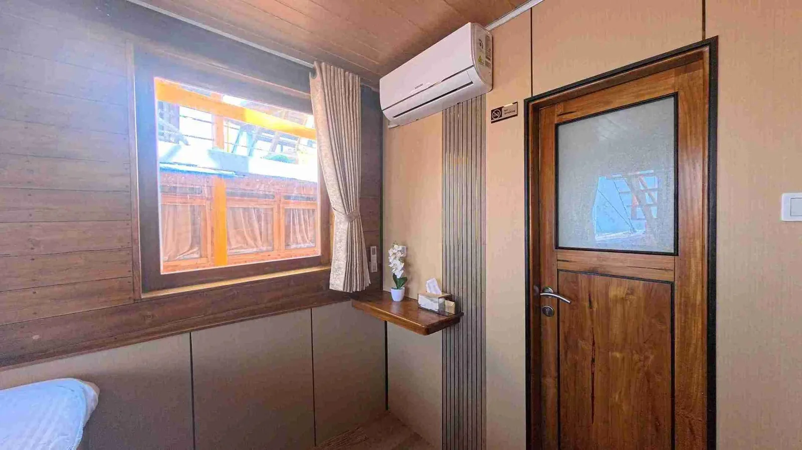 Premier Cabin