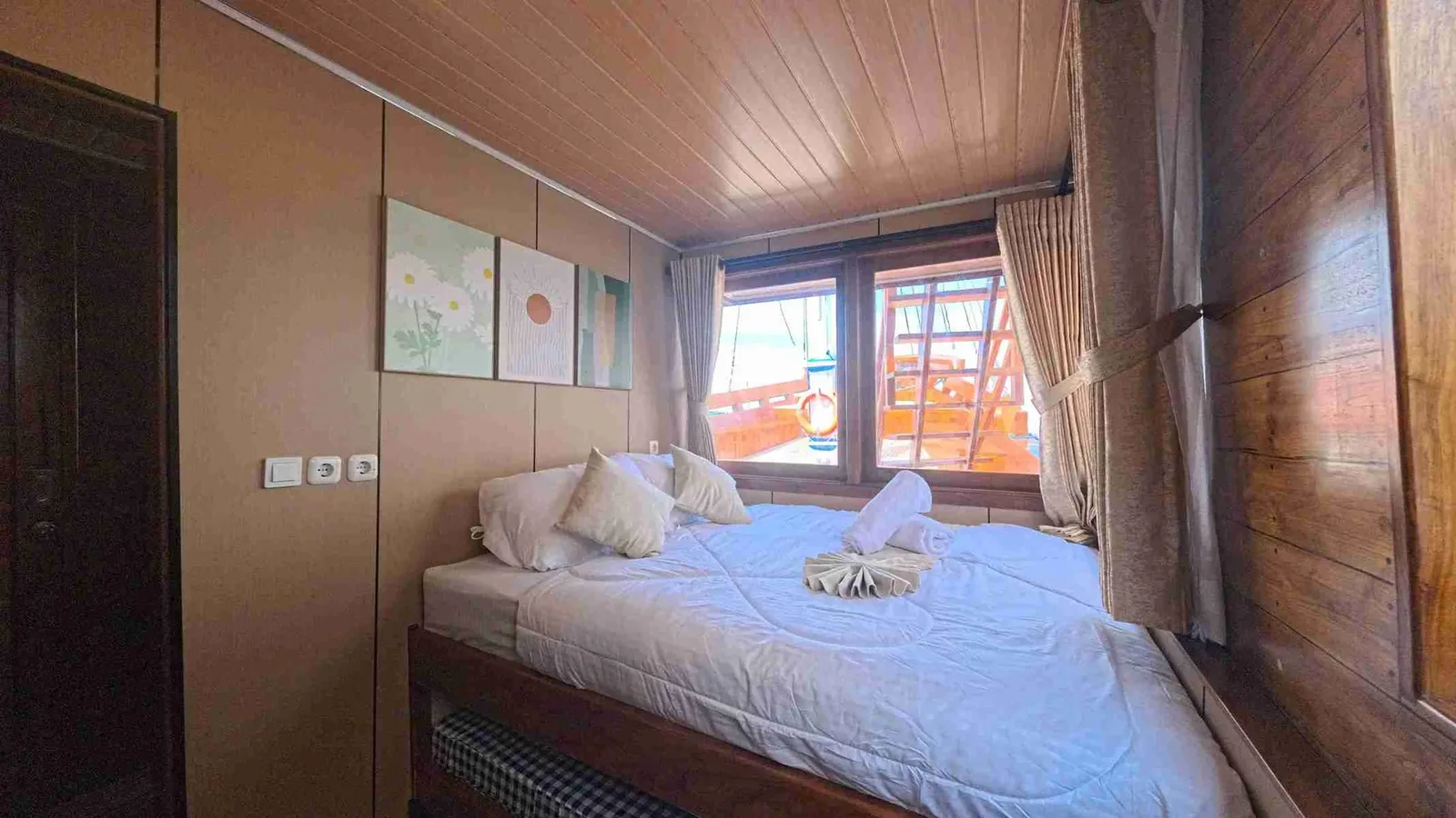 Premier Cabin