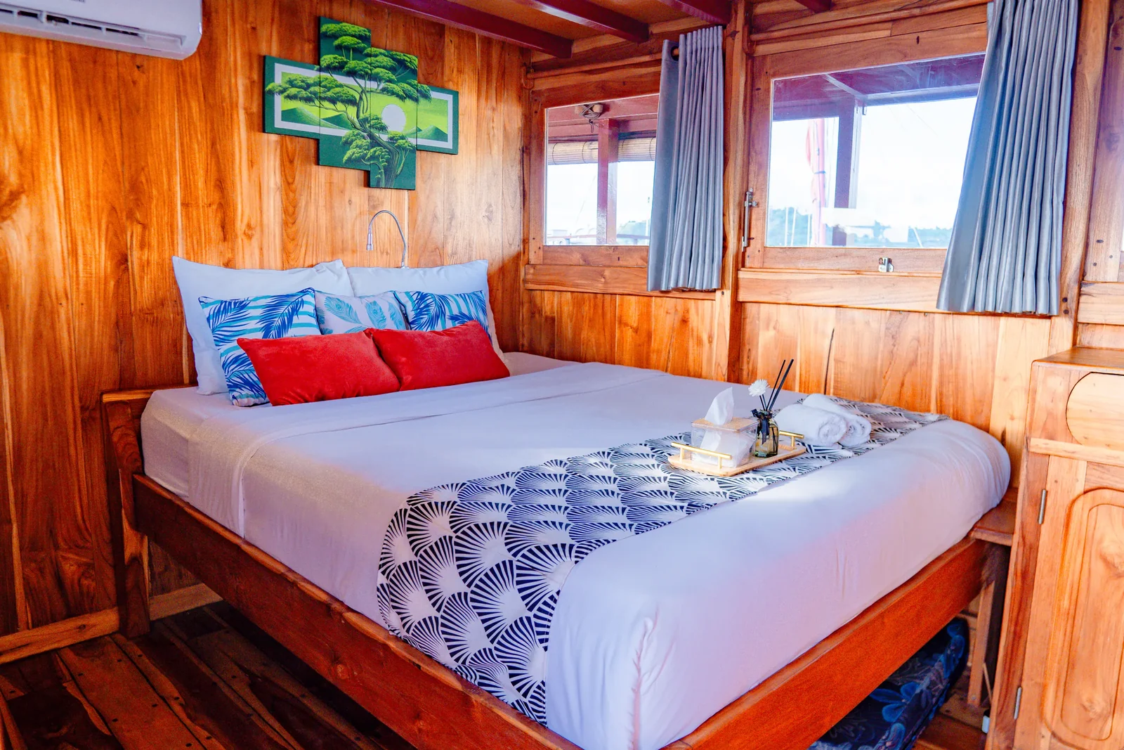 Deluxe Cabin