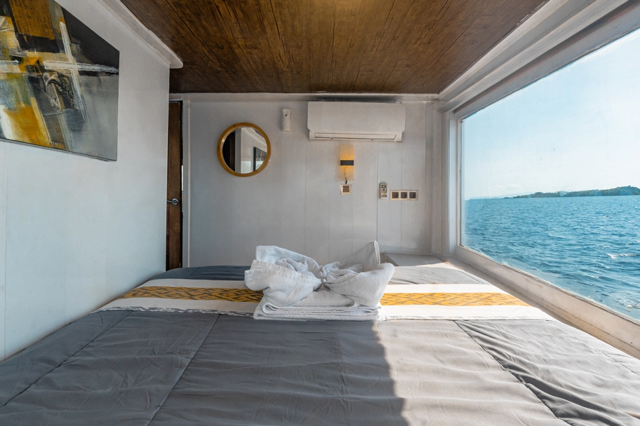 Private Cabin 4