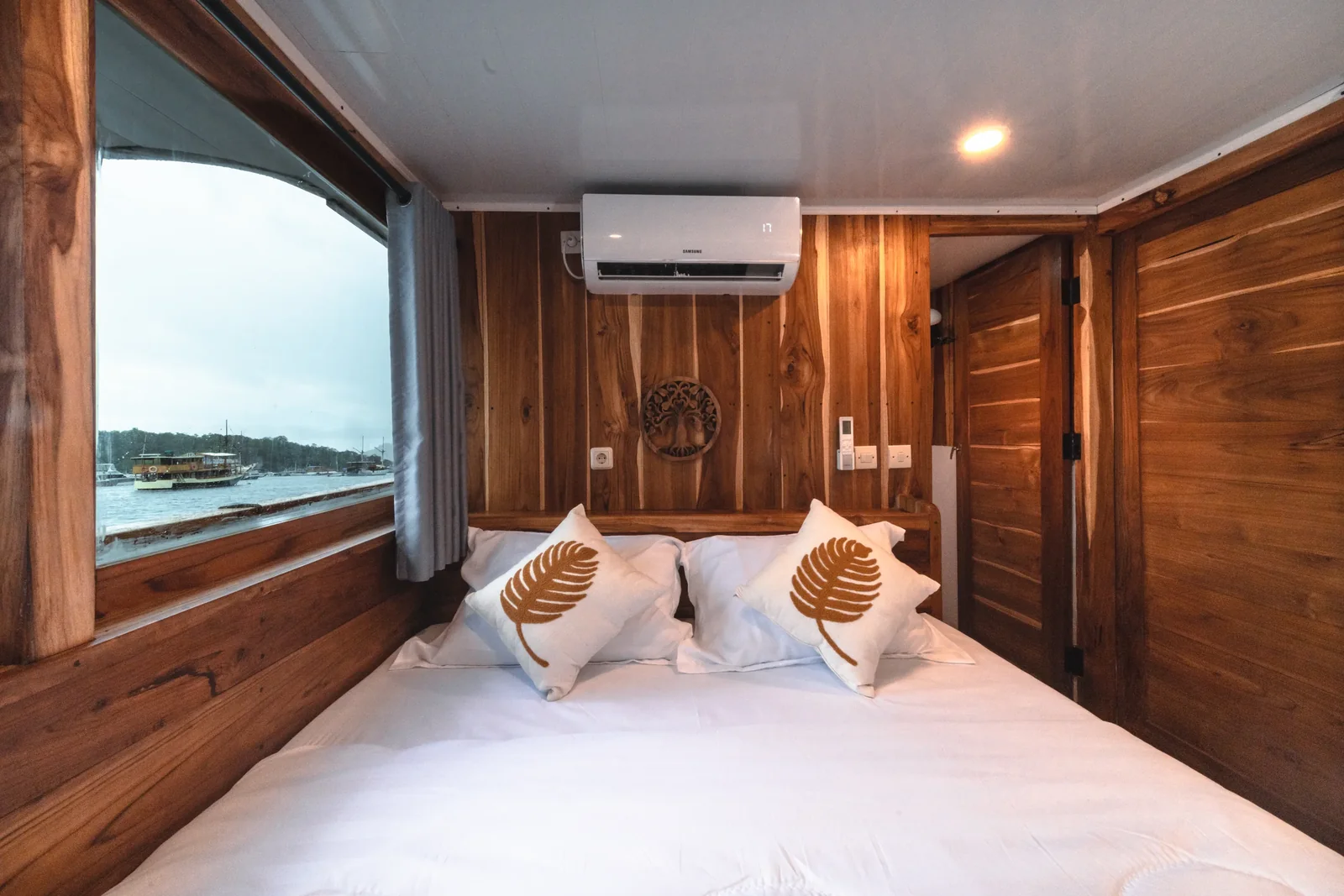 Deluxe Cabin 2