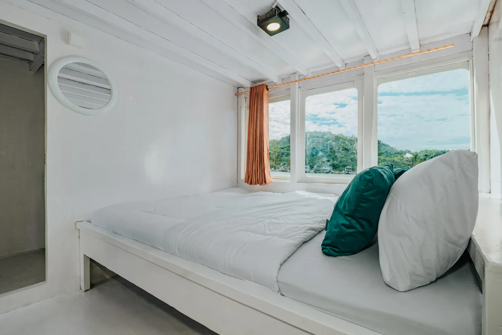 Private Cabin 1