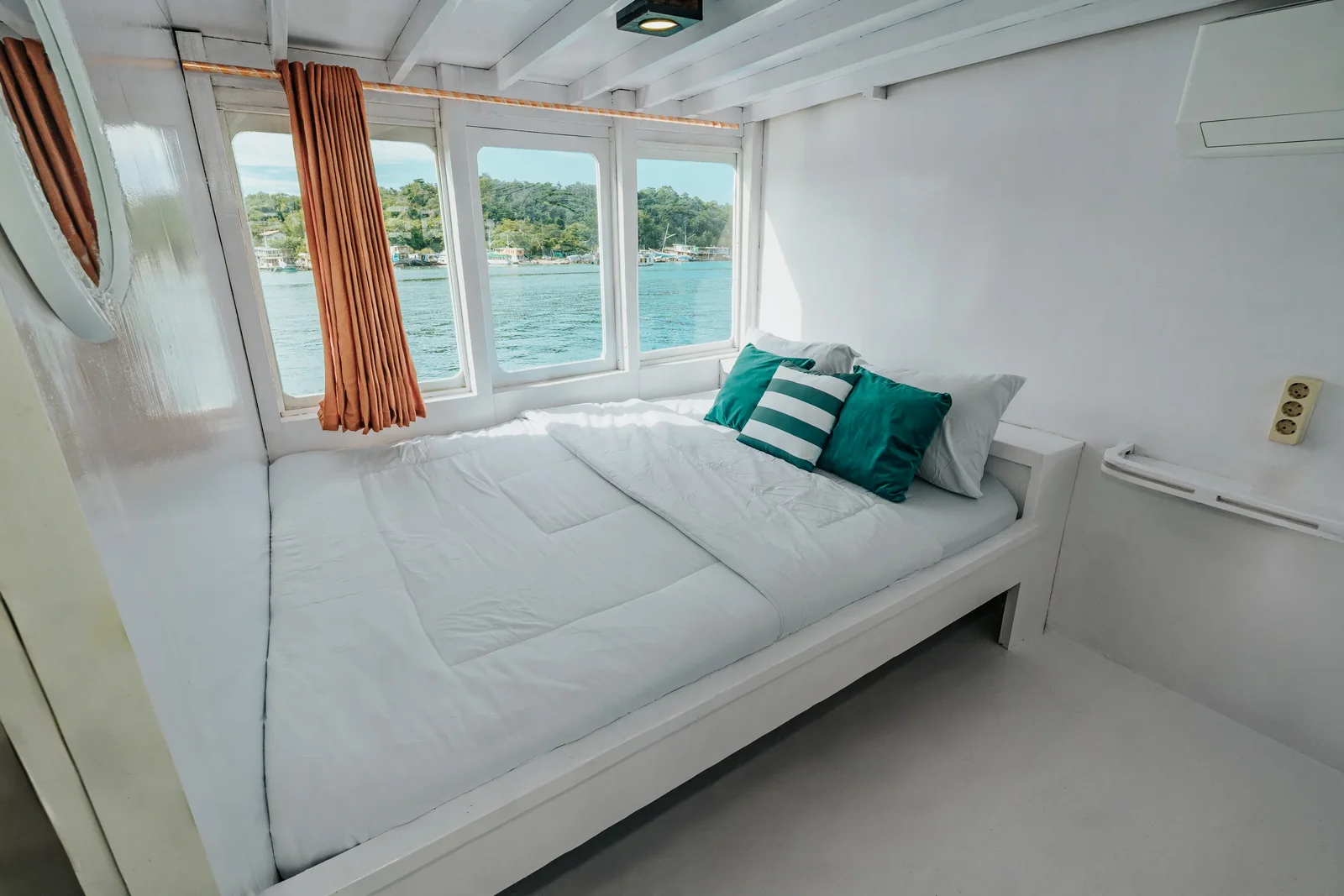 Private Cabin 1