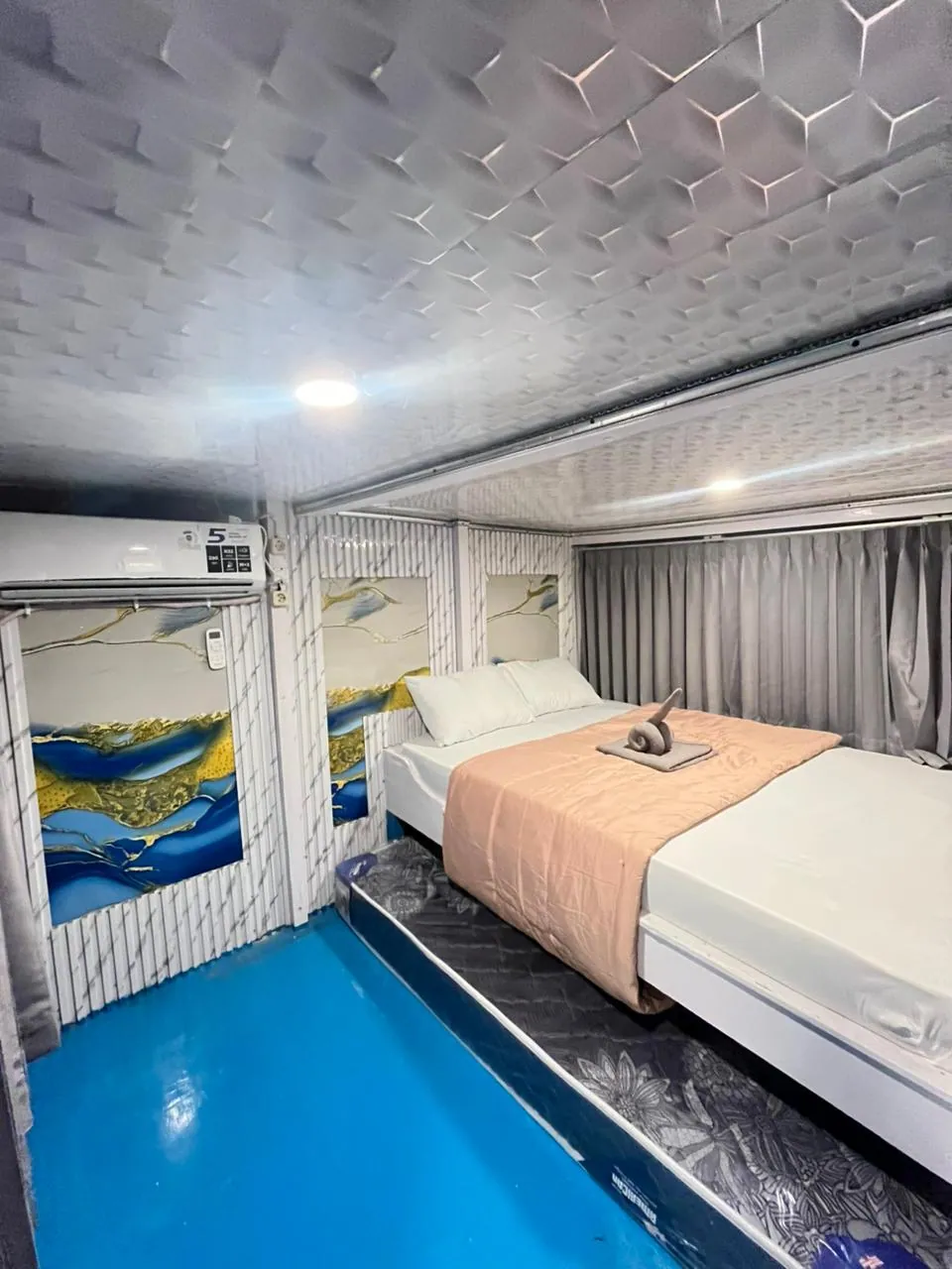 Private Cabin