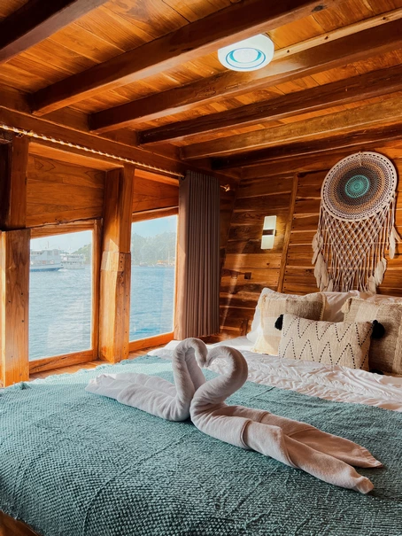Deluxe Cabin 2
