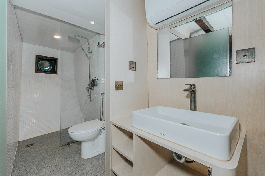 Alor Cabin